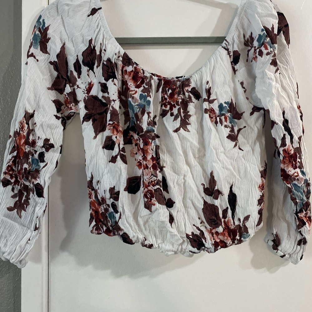 Off the shoulder cropped blouse